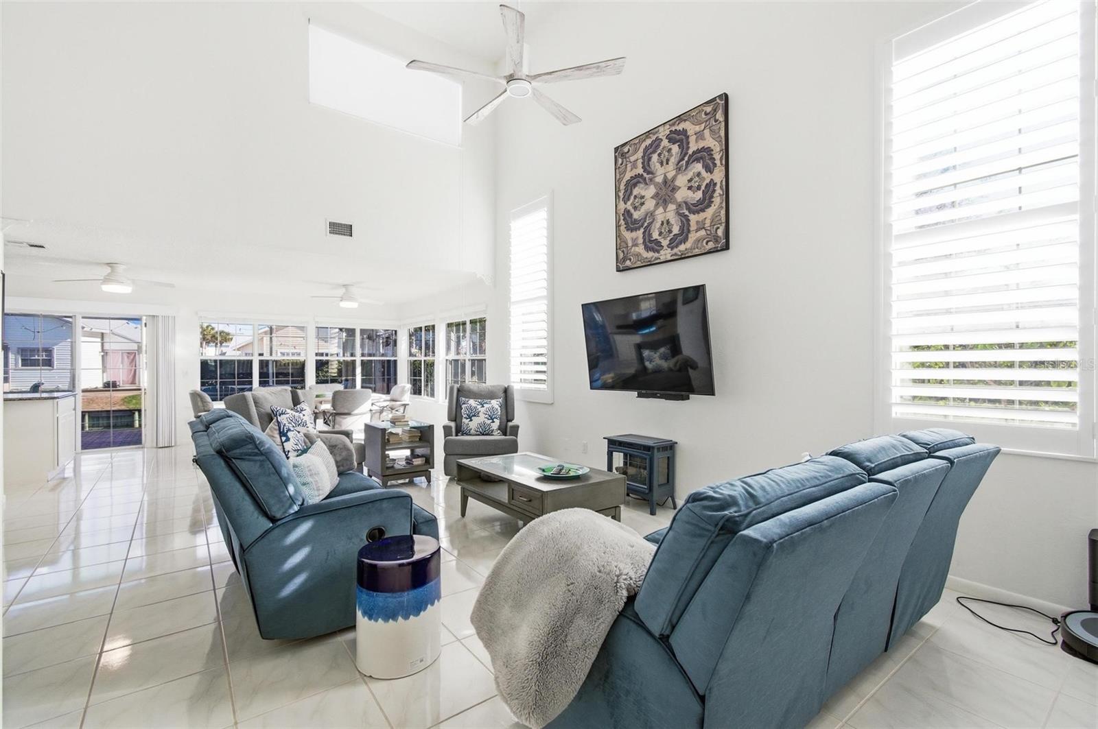 35 BEDFORD DR