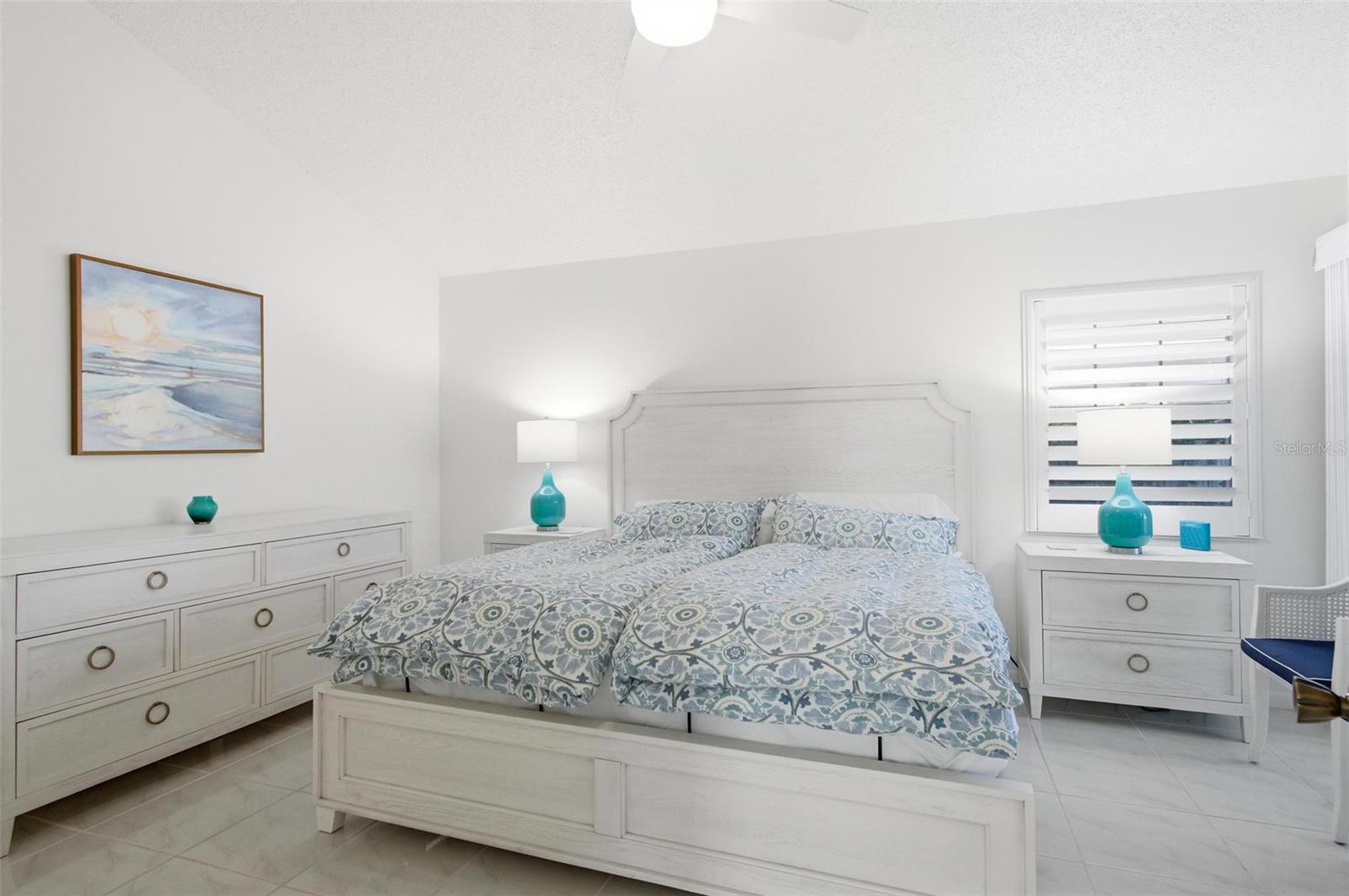 35 BEDFORD DR