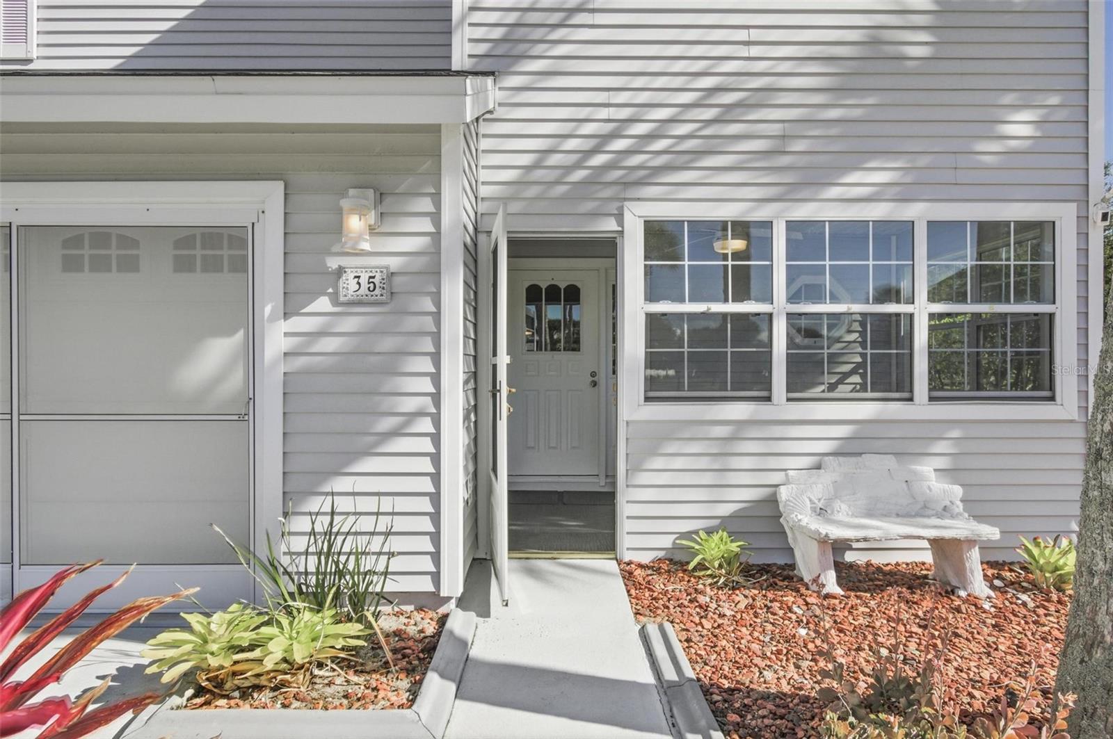 35 BEDFORD DR