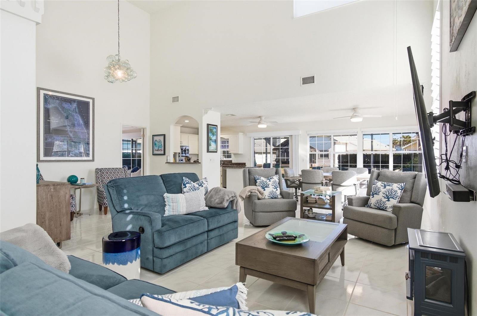 35 BEDFORD DR