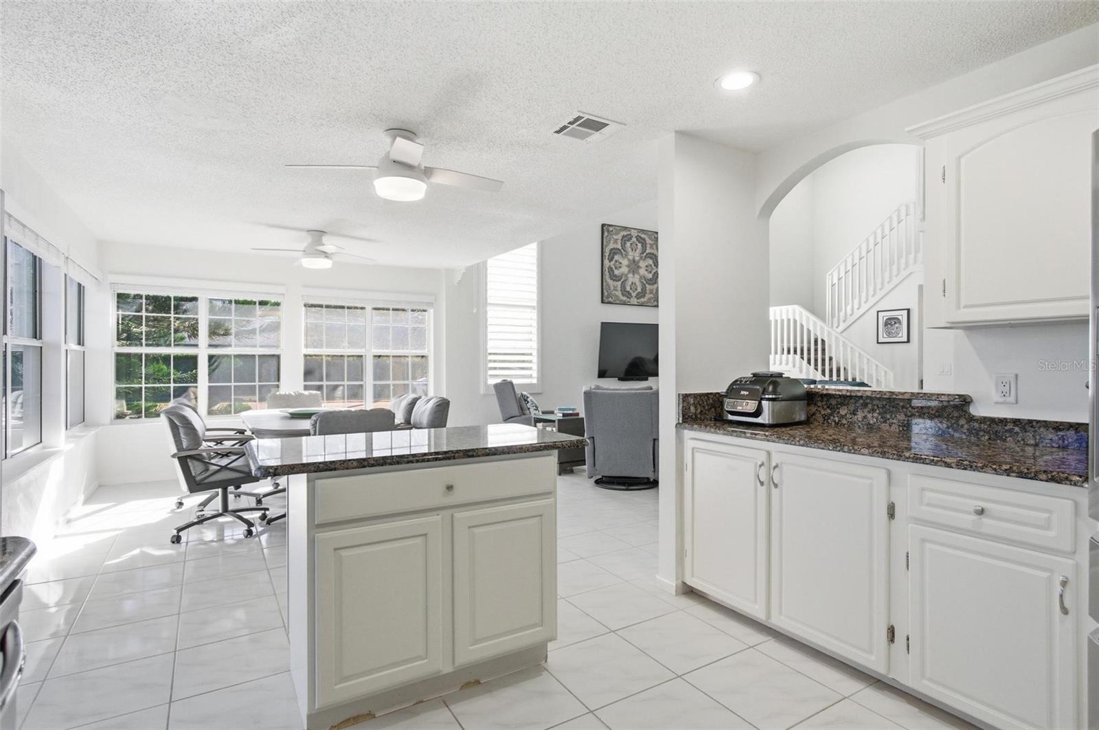 35 BEDFORD DR
