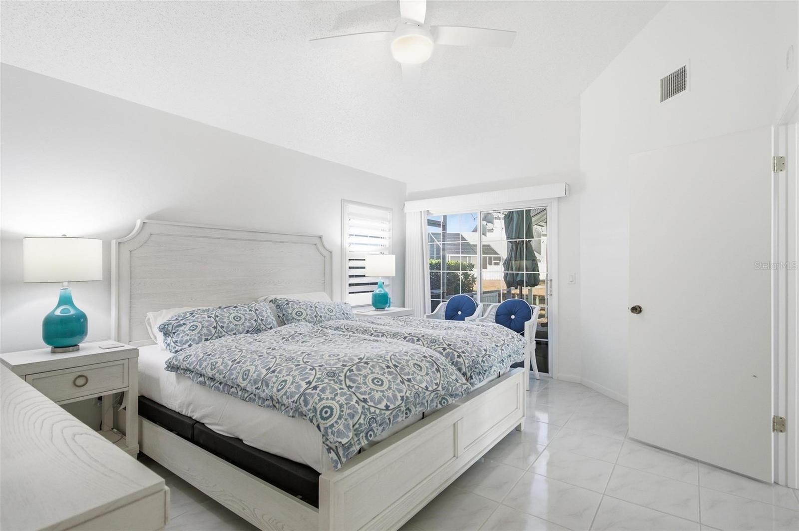 35 BEDFORD DR
