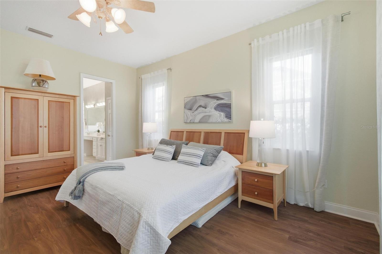 33 MARSHVIEW LN