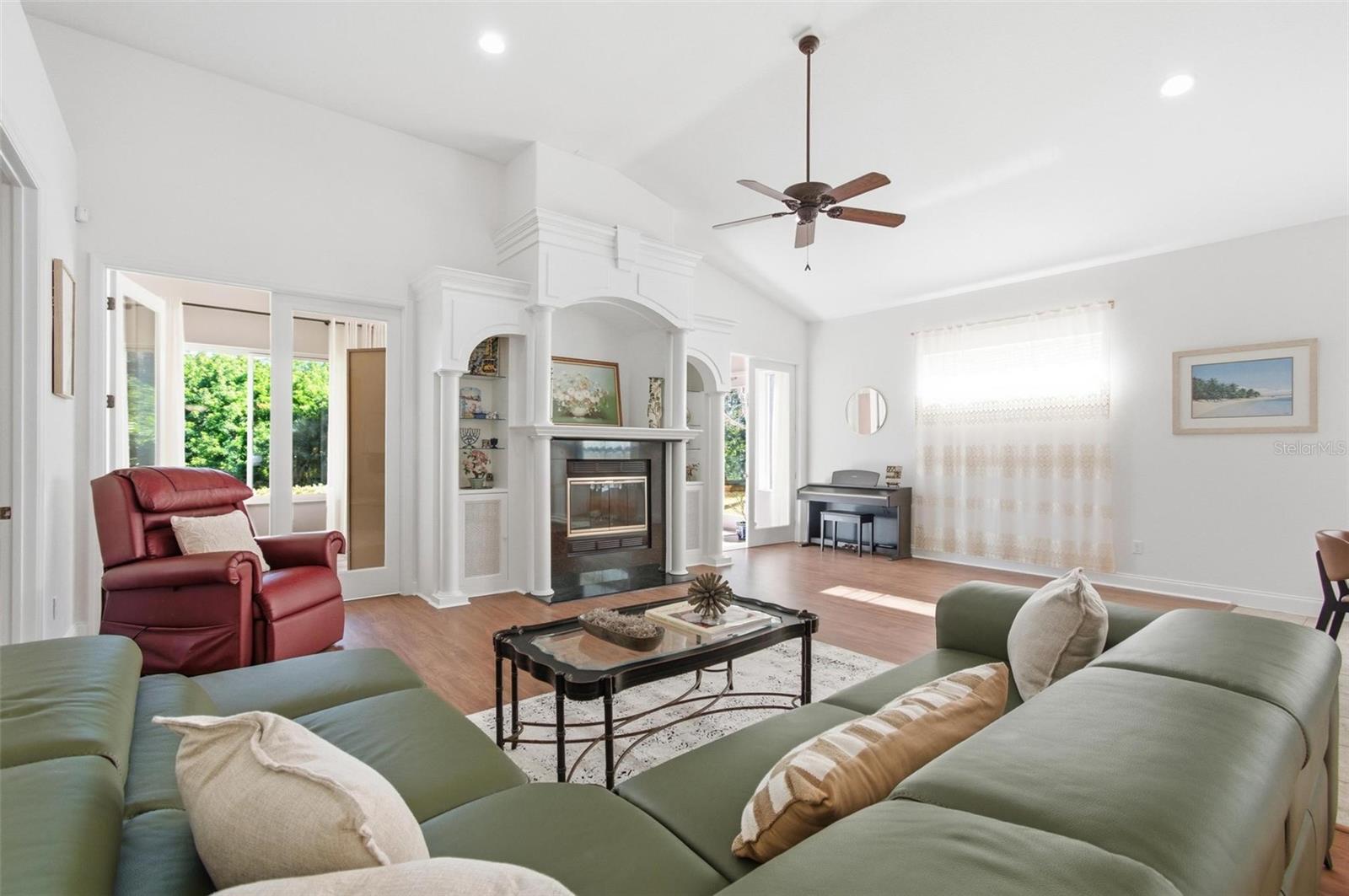 33 MARSHVIEW LN