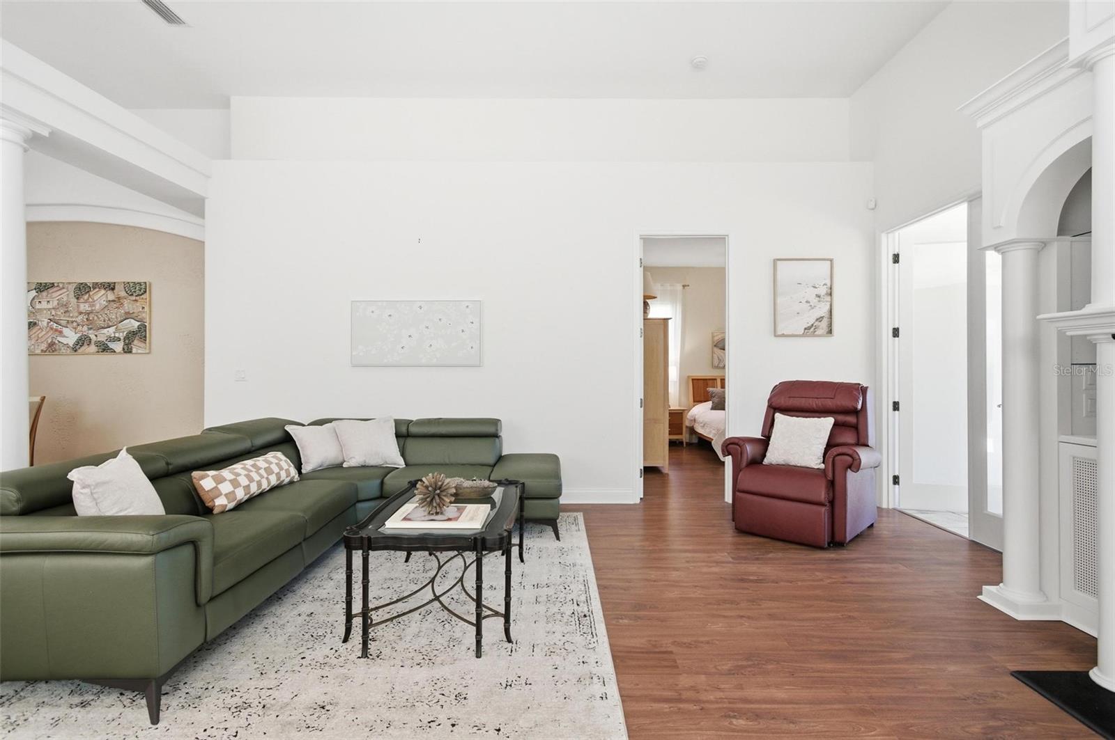 33 MARSHVIEW LN