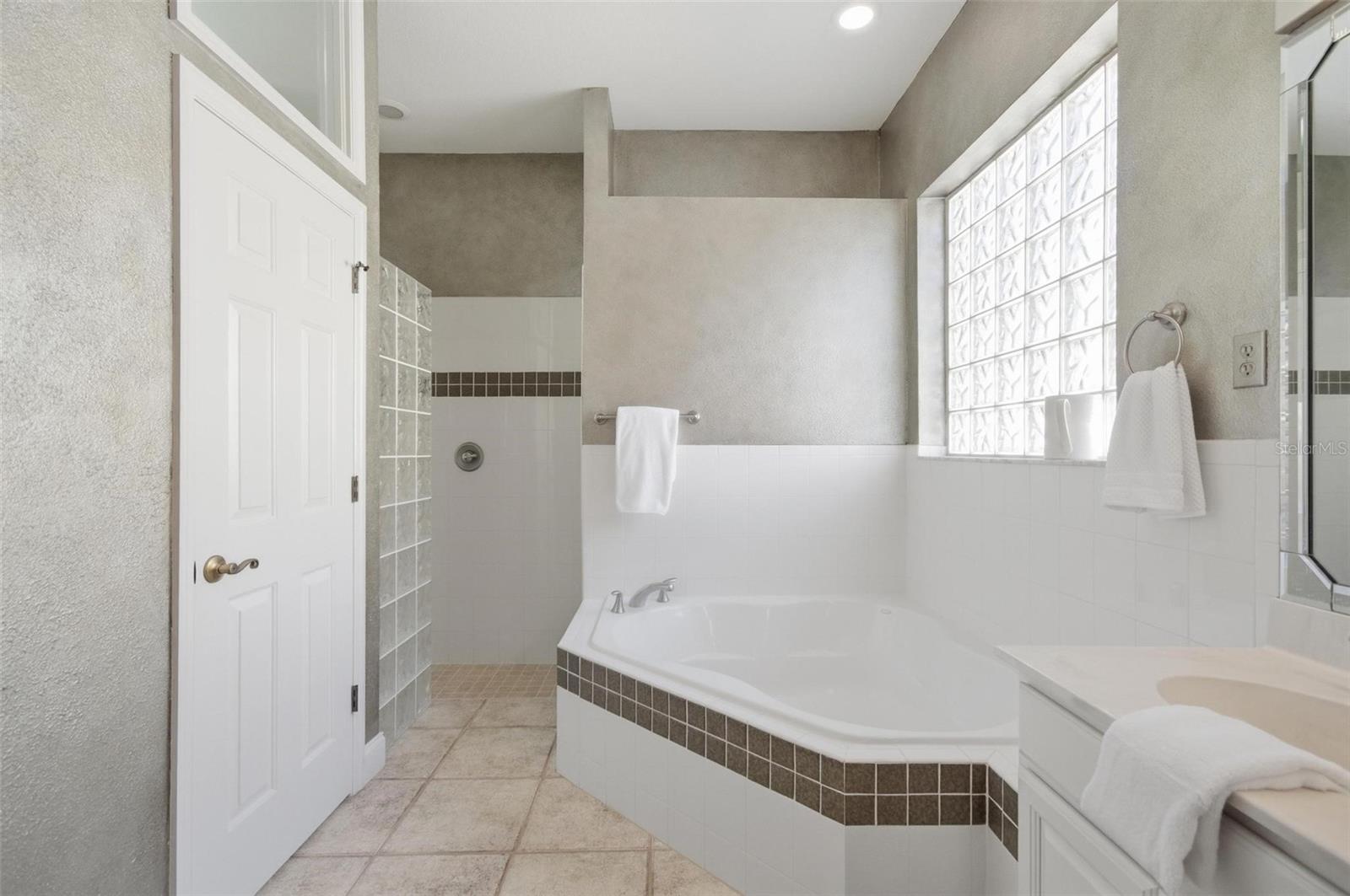 33 MARSHVIEW LN