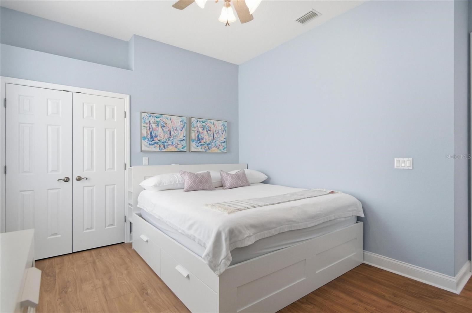 33 MARSHVIEW LN