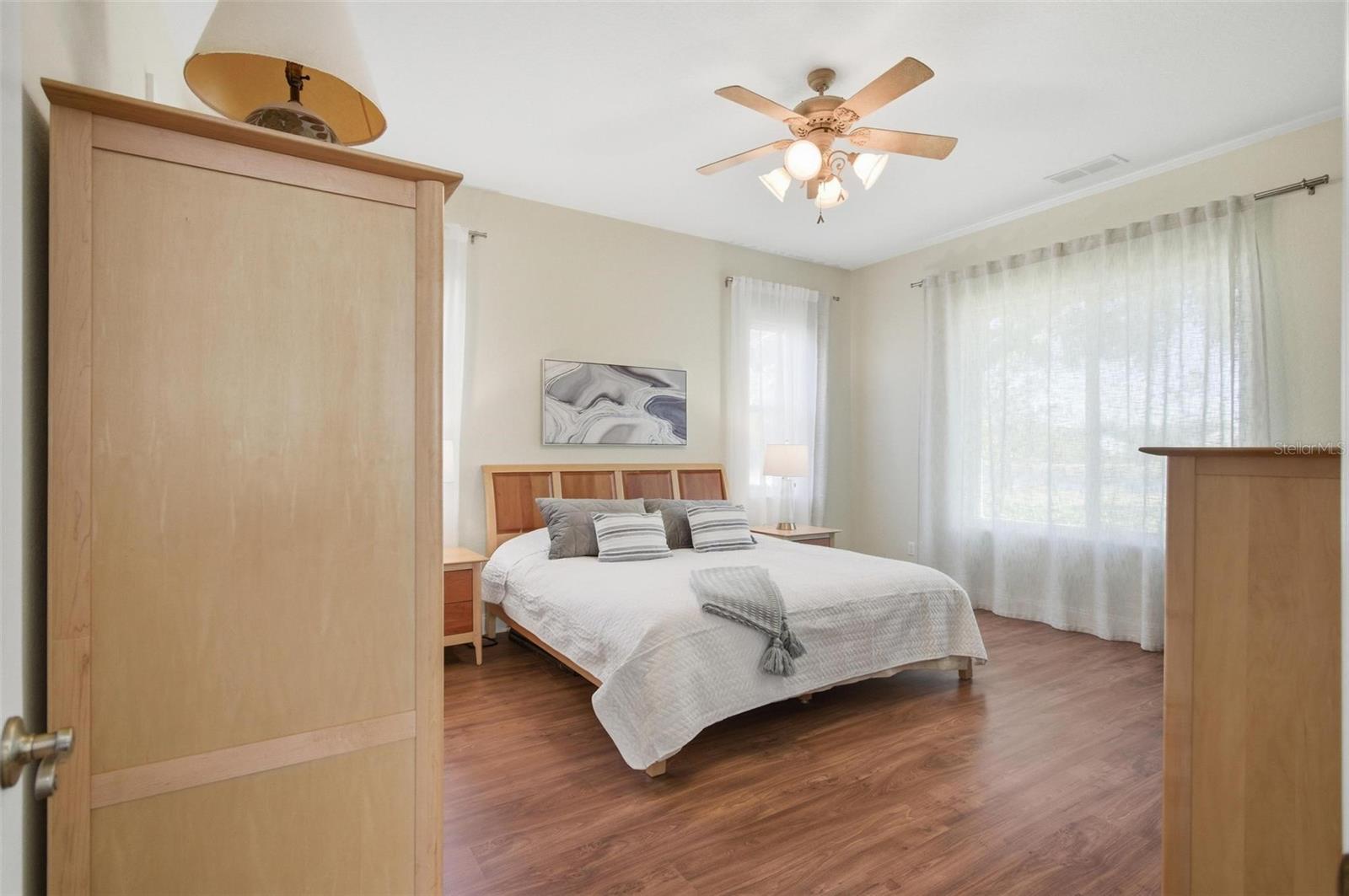 33 MARSHVIEW LN