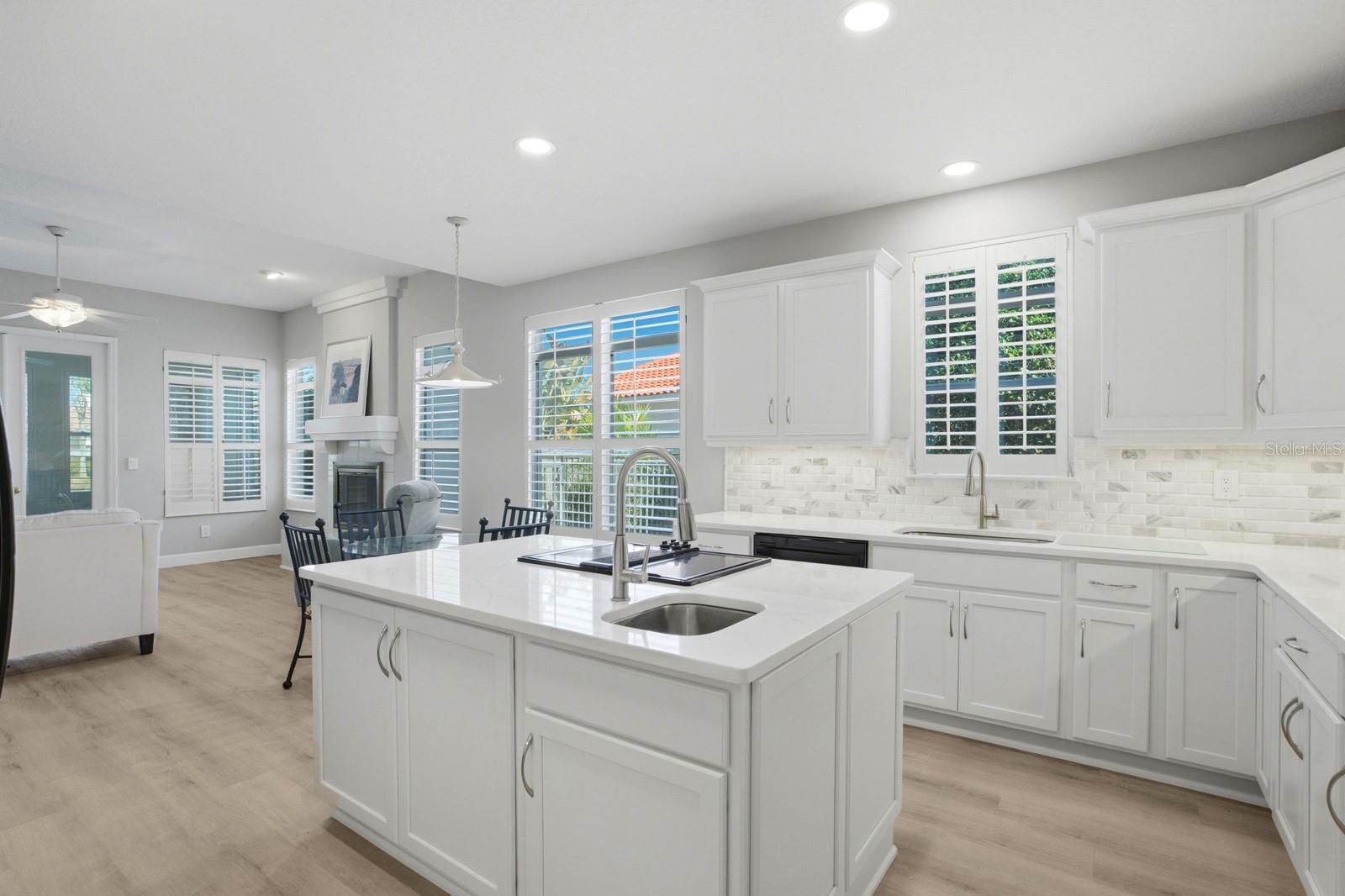 13 MADEIRA CT