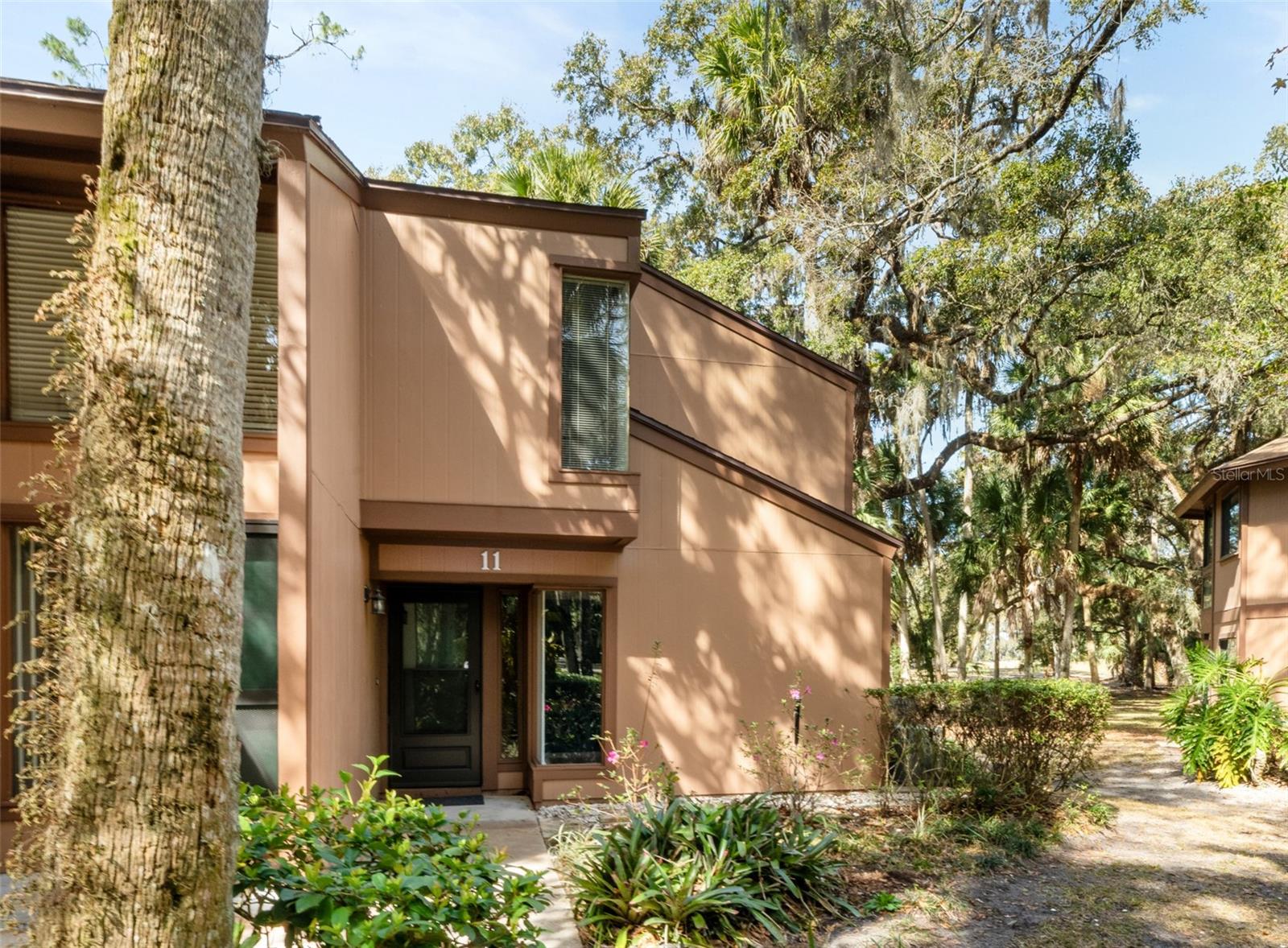 11 FAIRWAYS CIR #11
