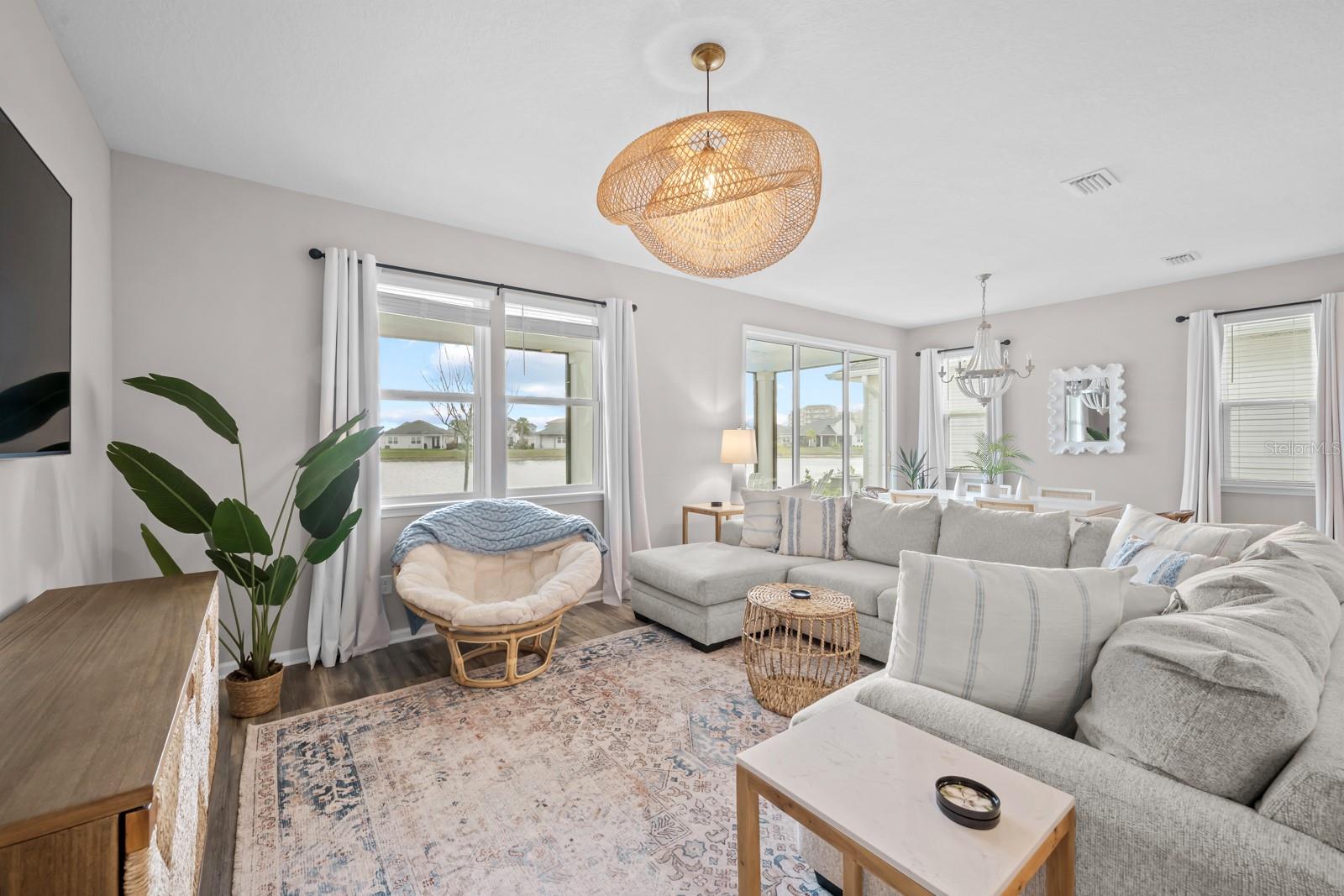 41 LOS LAGOS BLVD