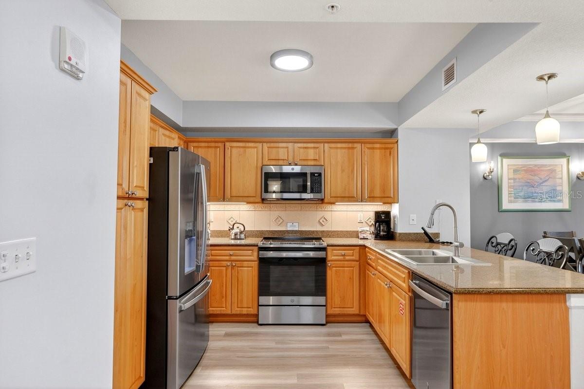 200 OCEAN CREST DR #217