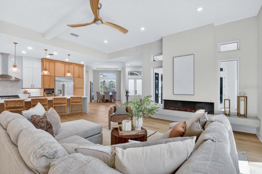 6 RIVIERA PL