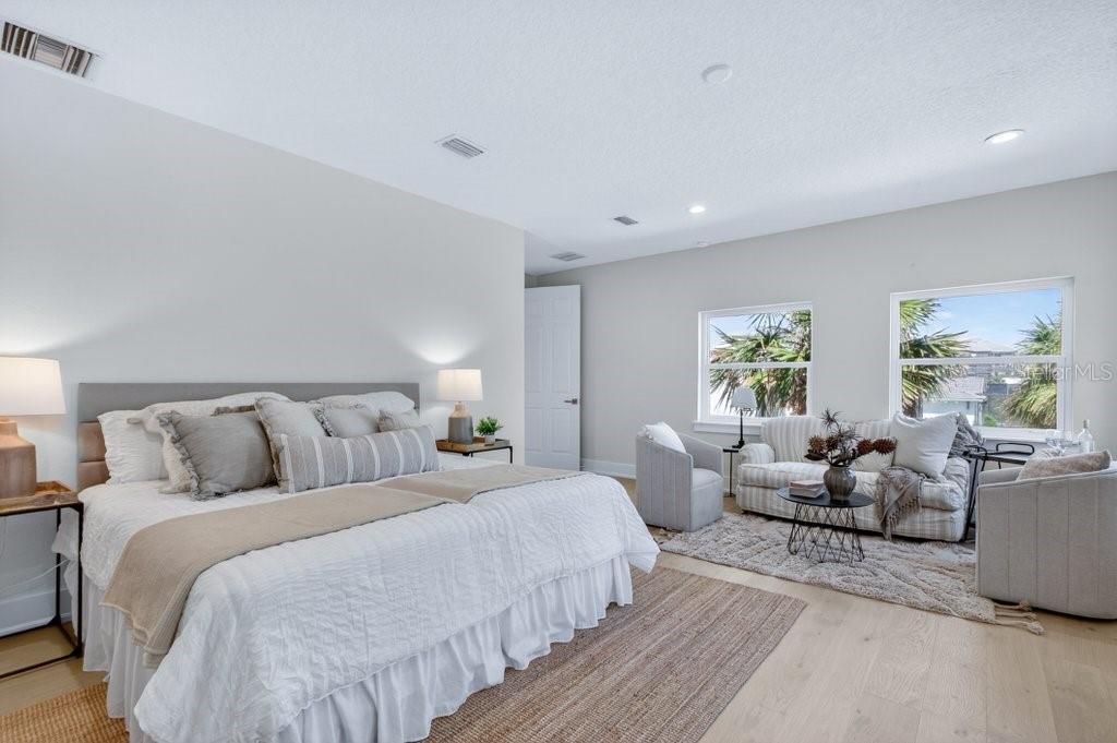 6 RIVIERA PL
