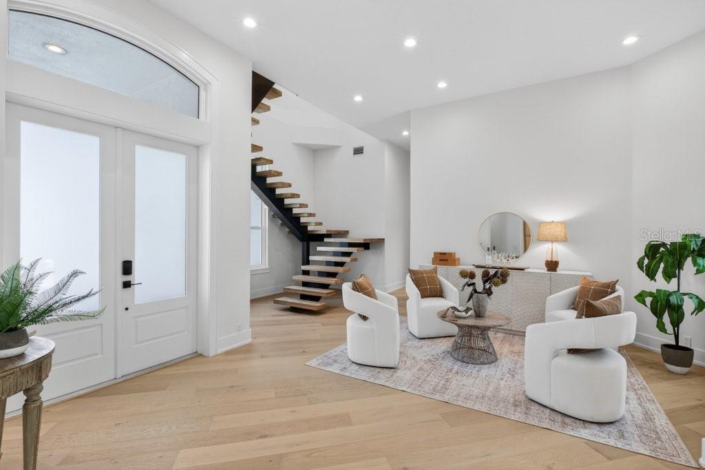 6 RIVIERA PL