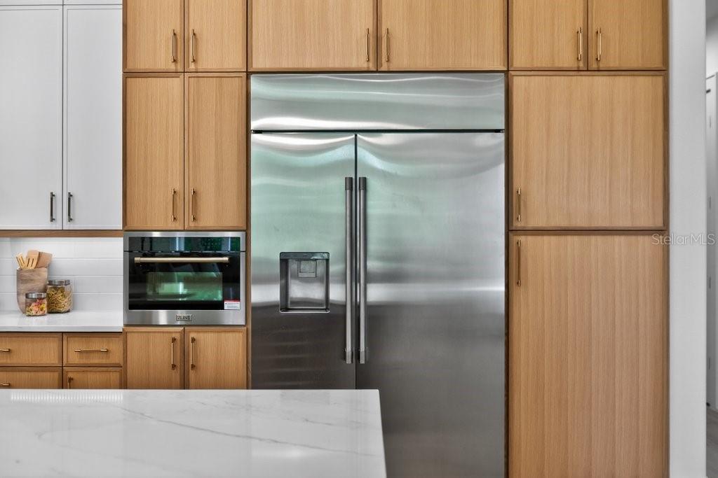 6 RIVIERA PL