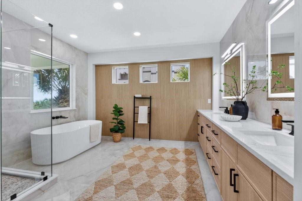 6 RIVIERA PL