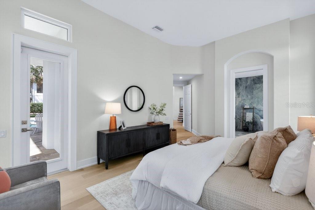 6 RIVIERA PL