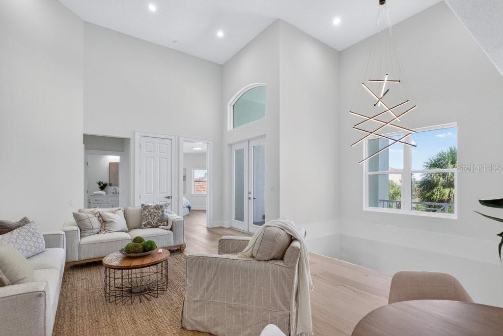 6 RIVIERA PL