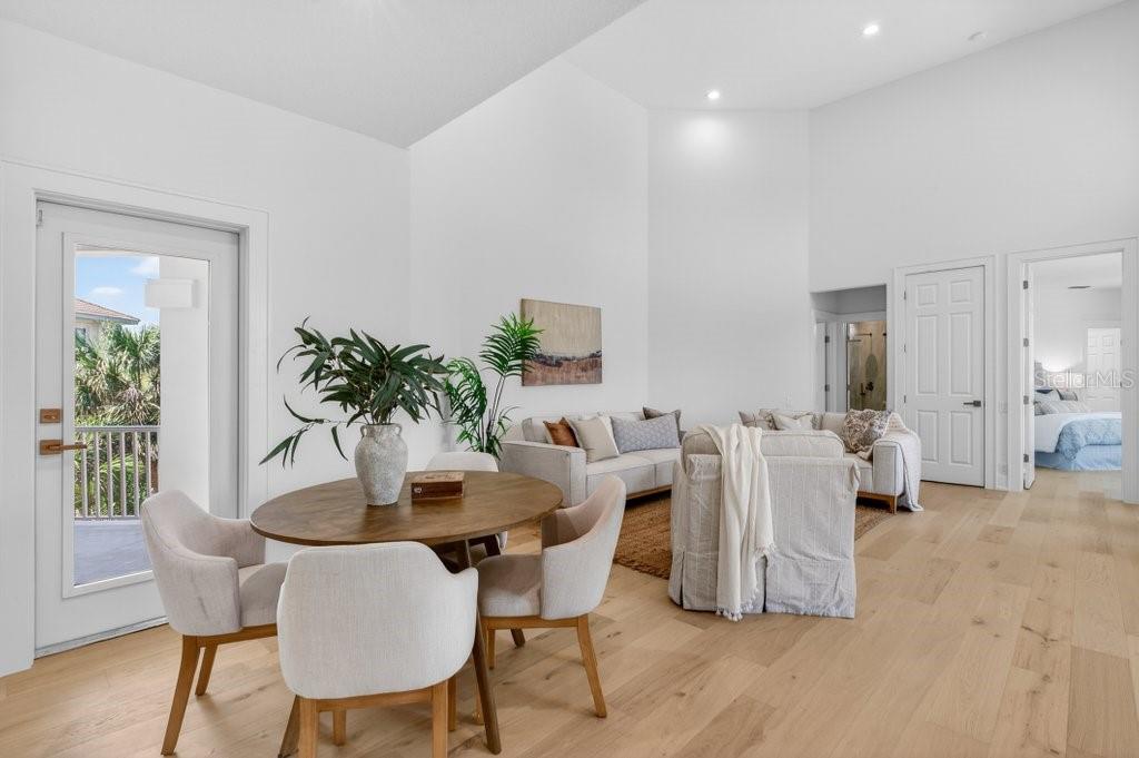 6 RIVIERA PL
