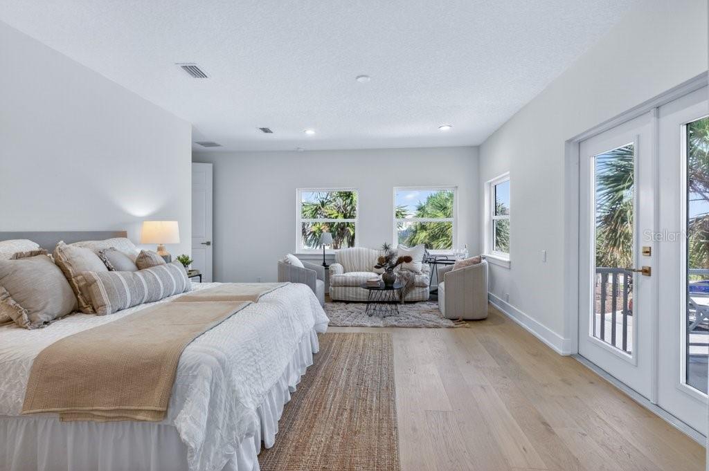 6 RIVIERA PL