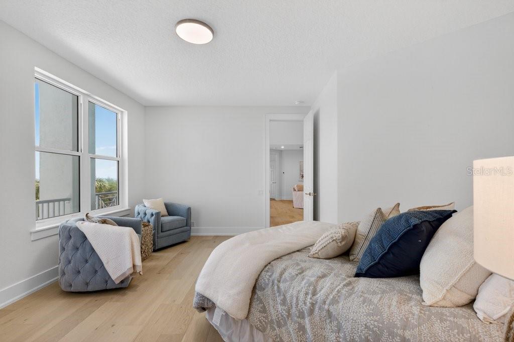 6 RIVIERA PL
