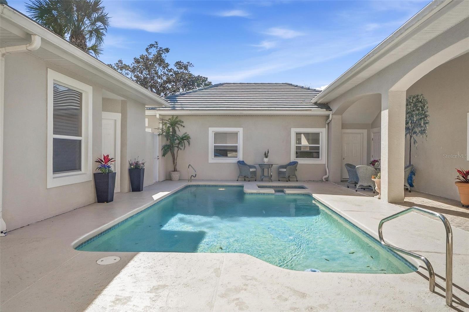 10 CORDOBA CT