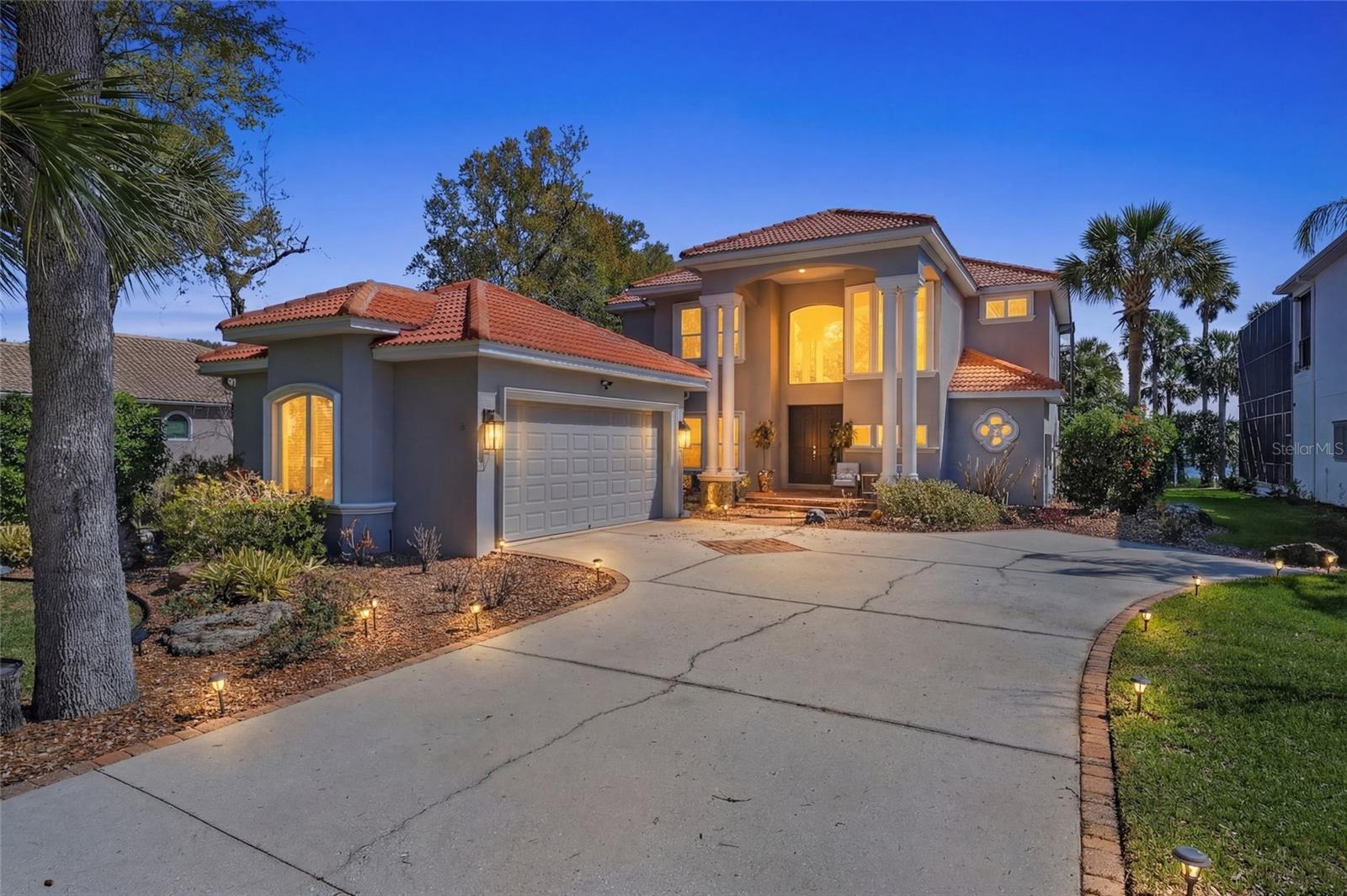 83 S RIVERWALK DR