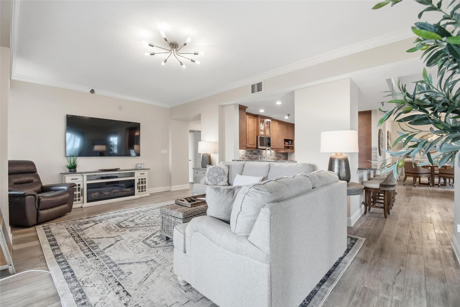 11 AVENUE DE LA MER #1101