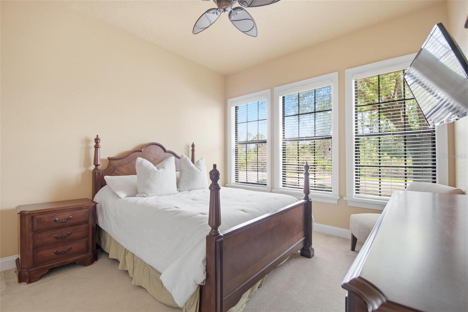 26 JASMINE DR