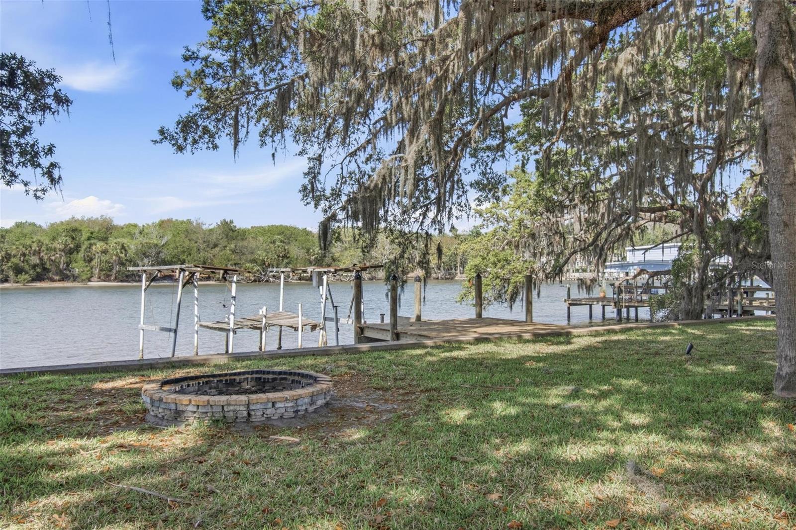 4368 N OCEAN SHORE BLVD