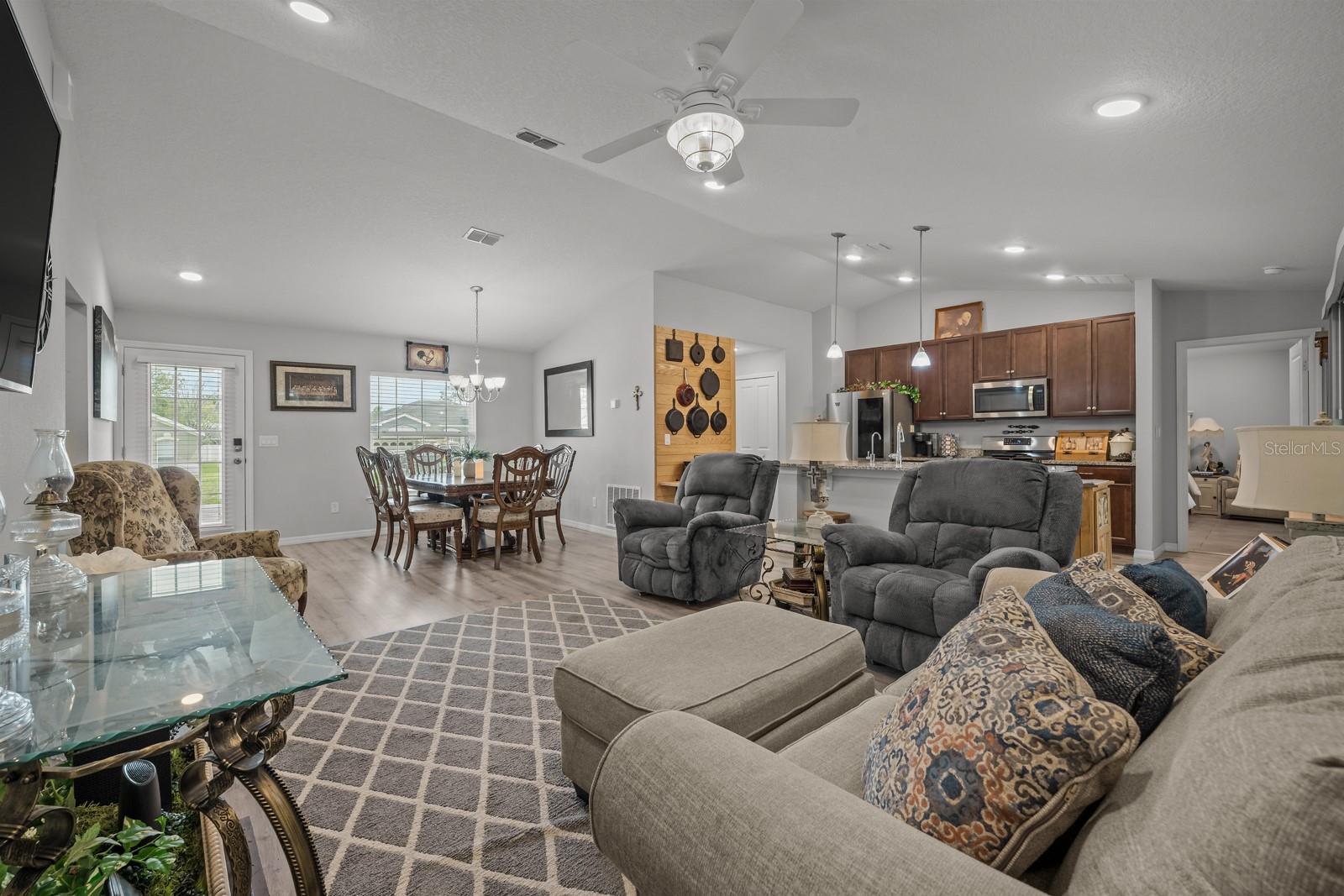 45 WOODFIELD DR