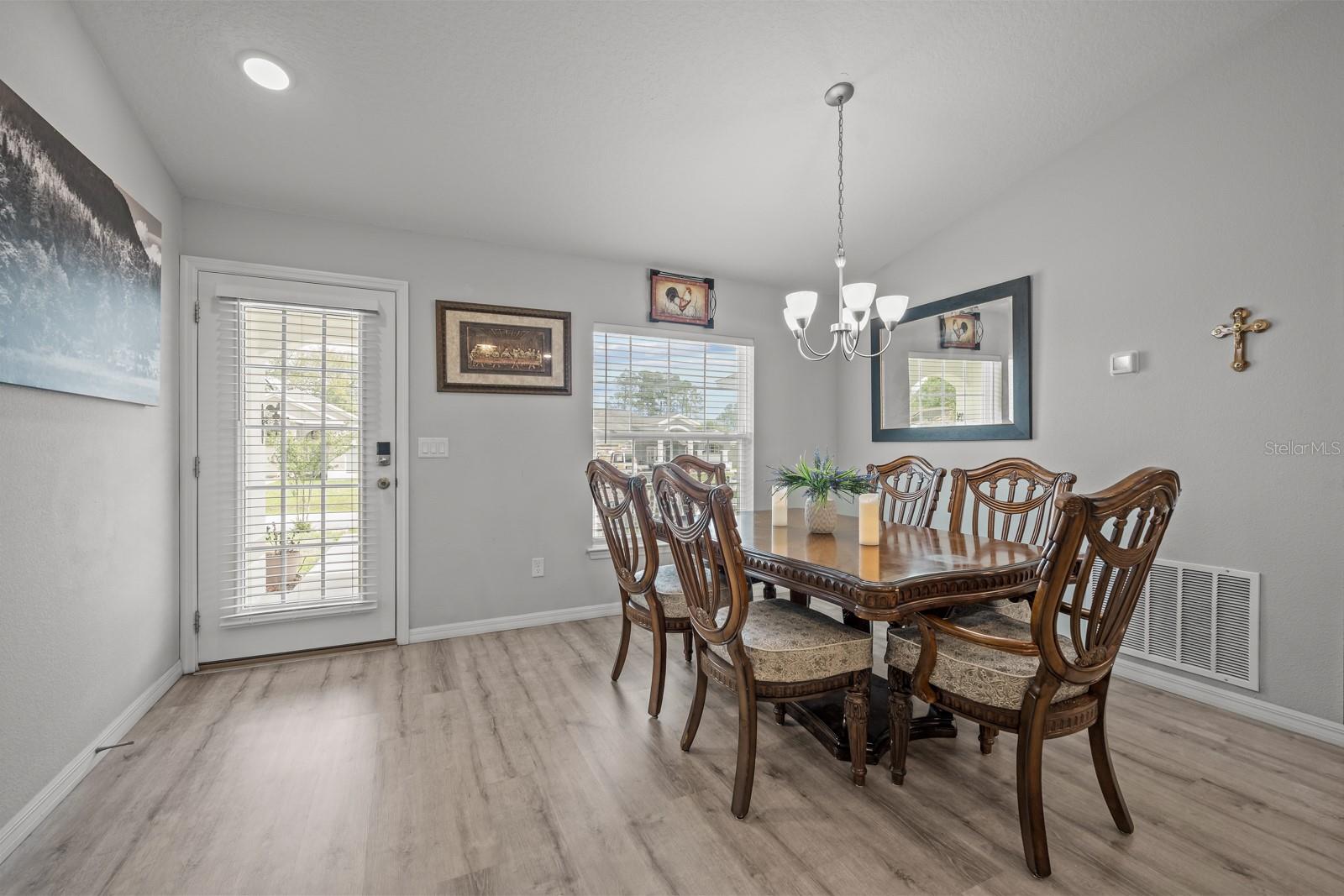 45 WOODFIELD DR