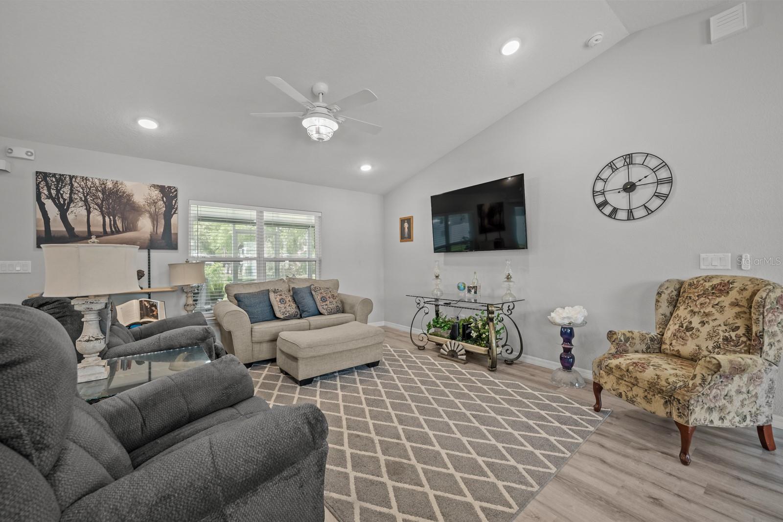 45 WOODFIELD DR