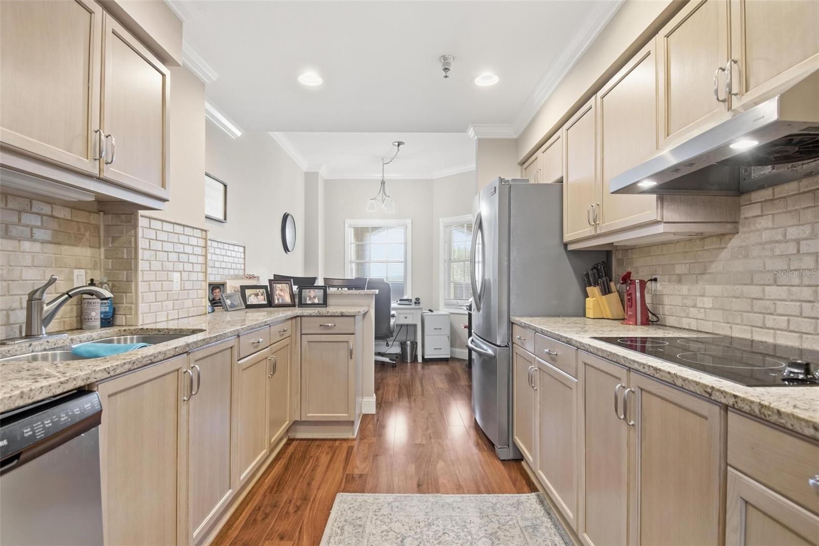 11 AVENUE DE LA MER #1306