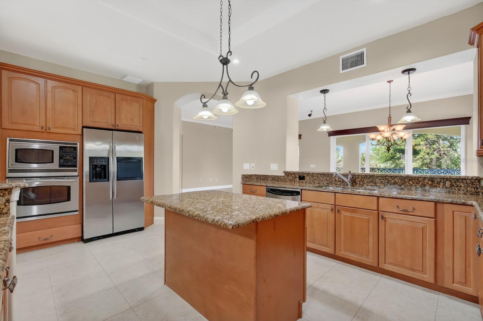 40 CASA BELLA CIR #1102