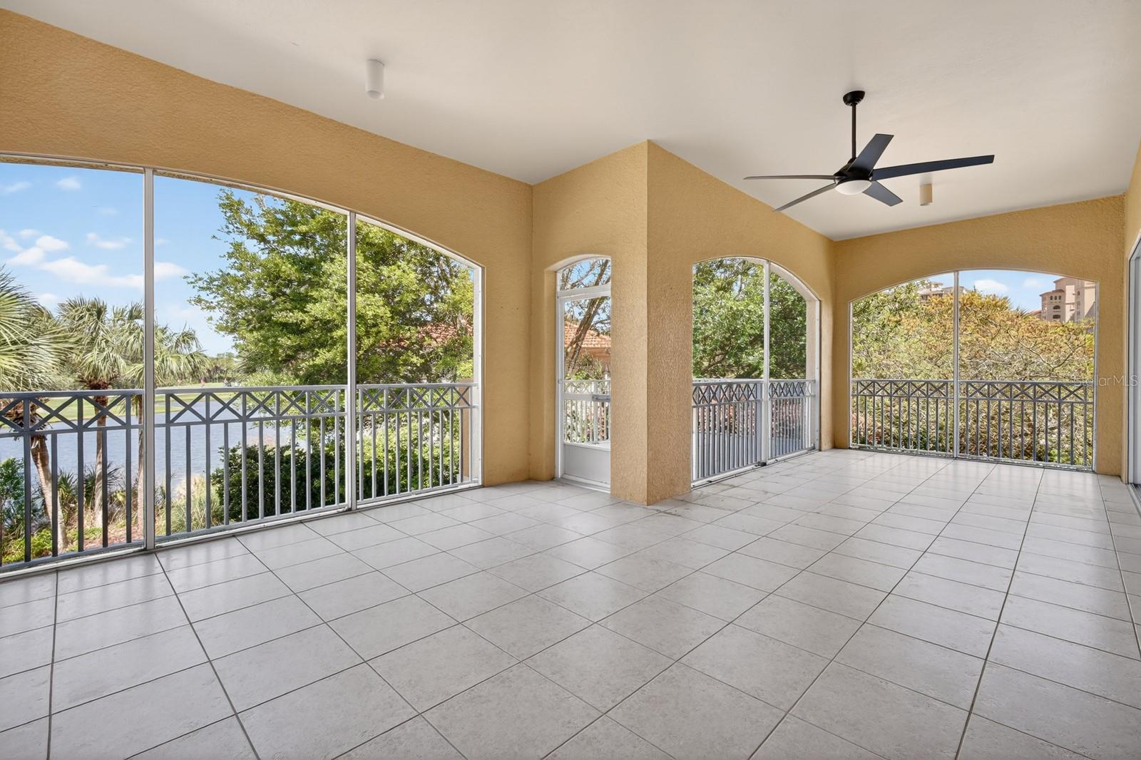 40 CASA BELLA CIR #1102