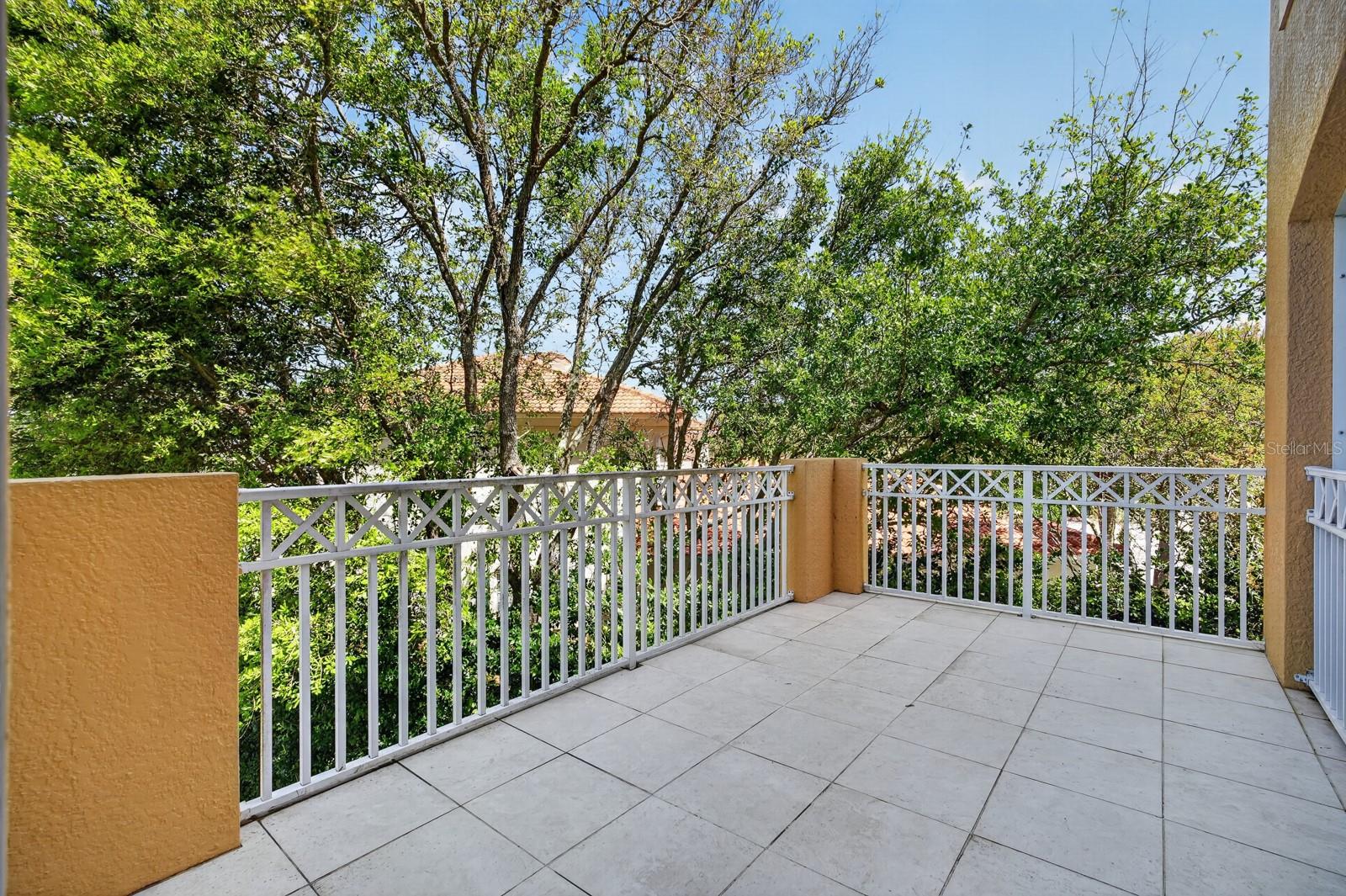 40 CASA BELLA CIR #1102