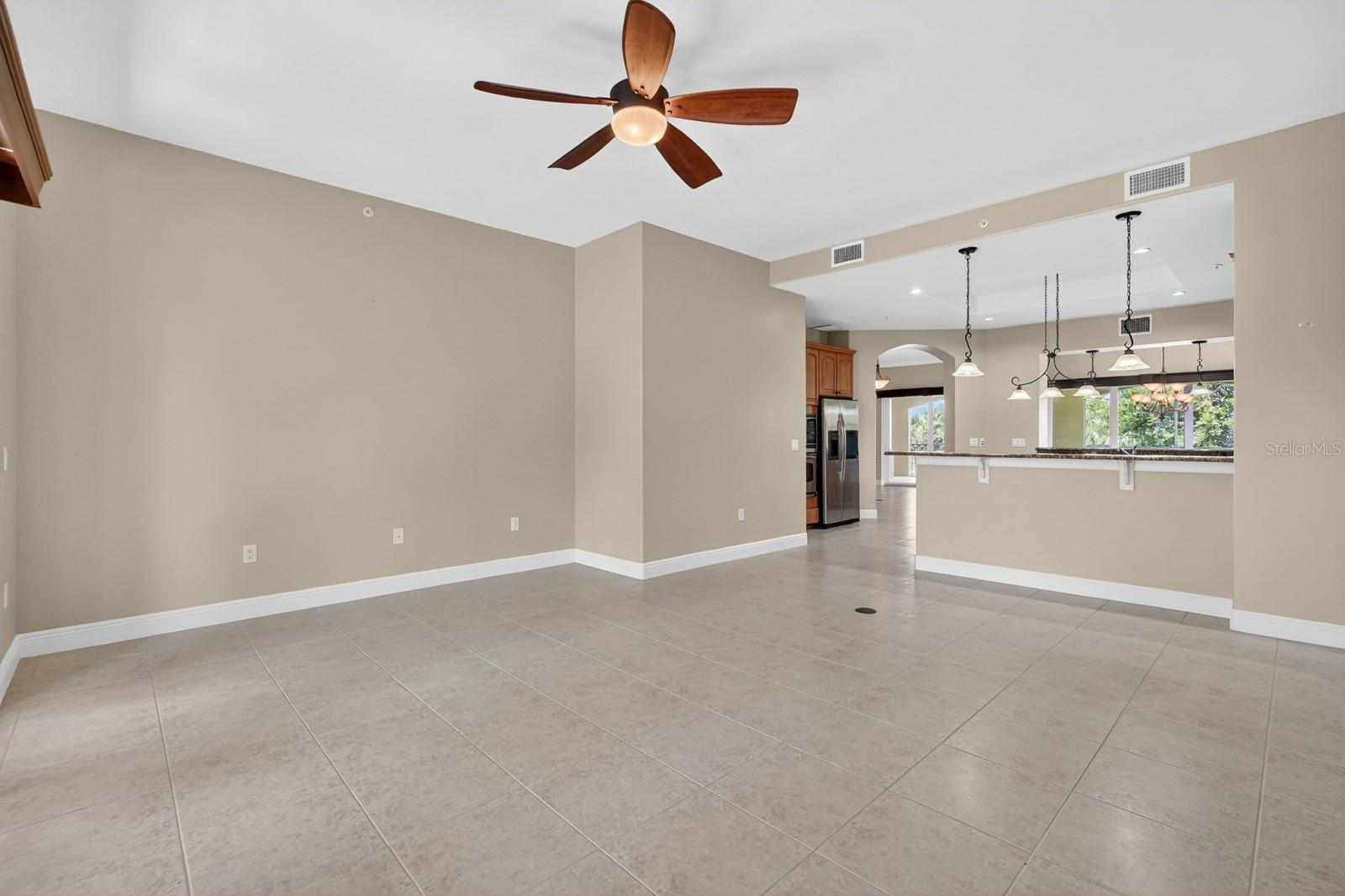 40 CASA BELLA CIR #1102