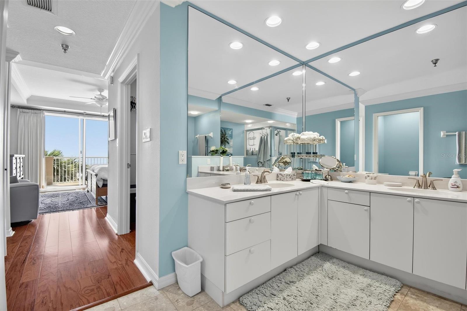 11 AVENUE DE LA MER #1303