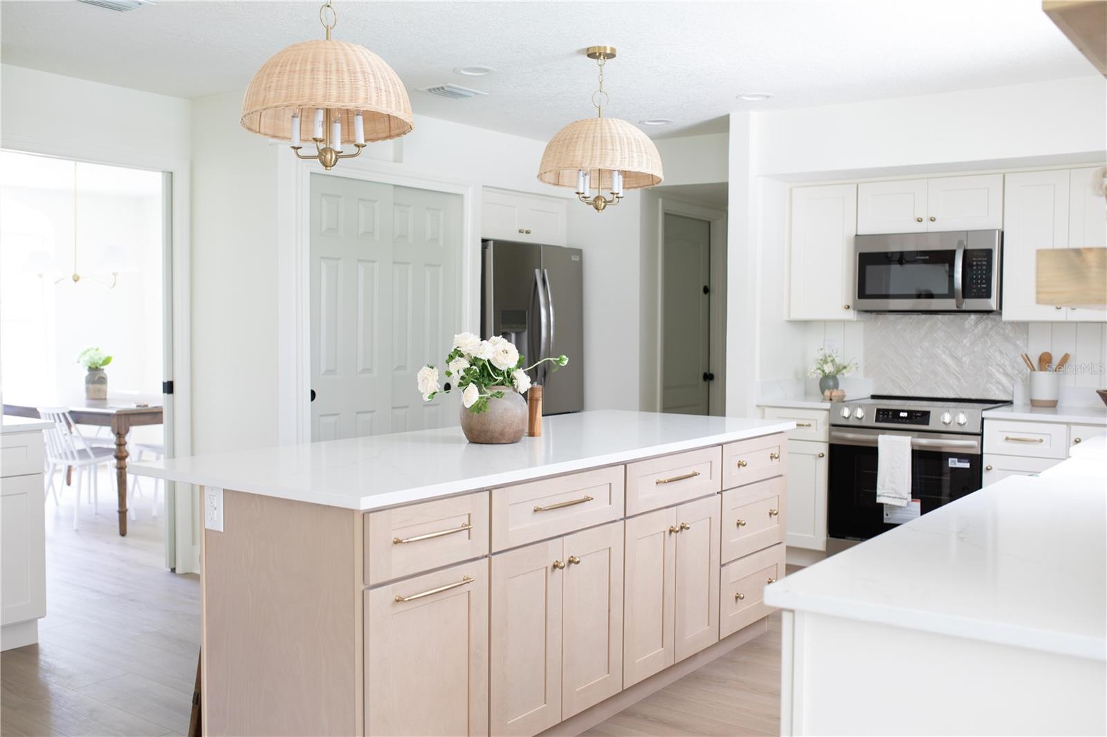 13 ELLSWORTH DR