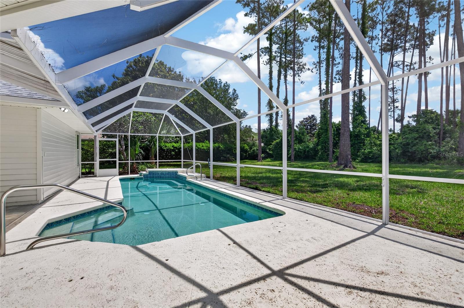 13 ELLSWORTH DR