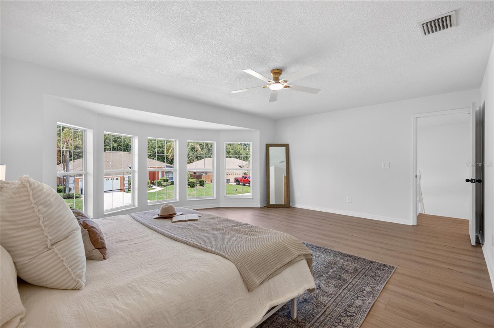 13 ELLSWORTH DR