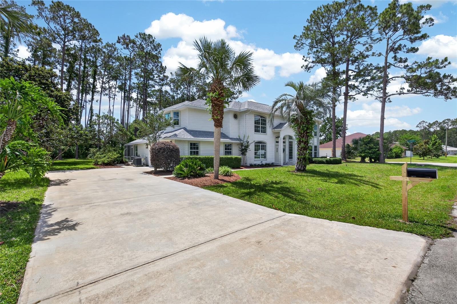 13 ELLSWORTH DR