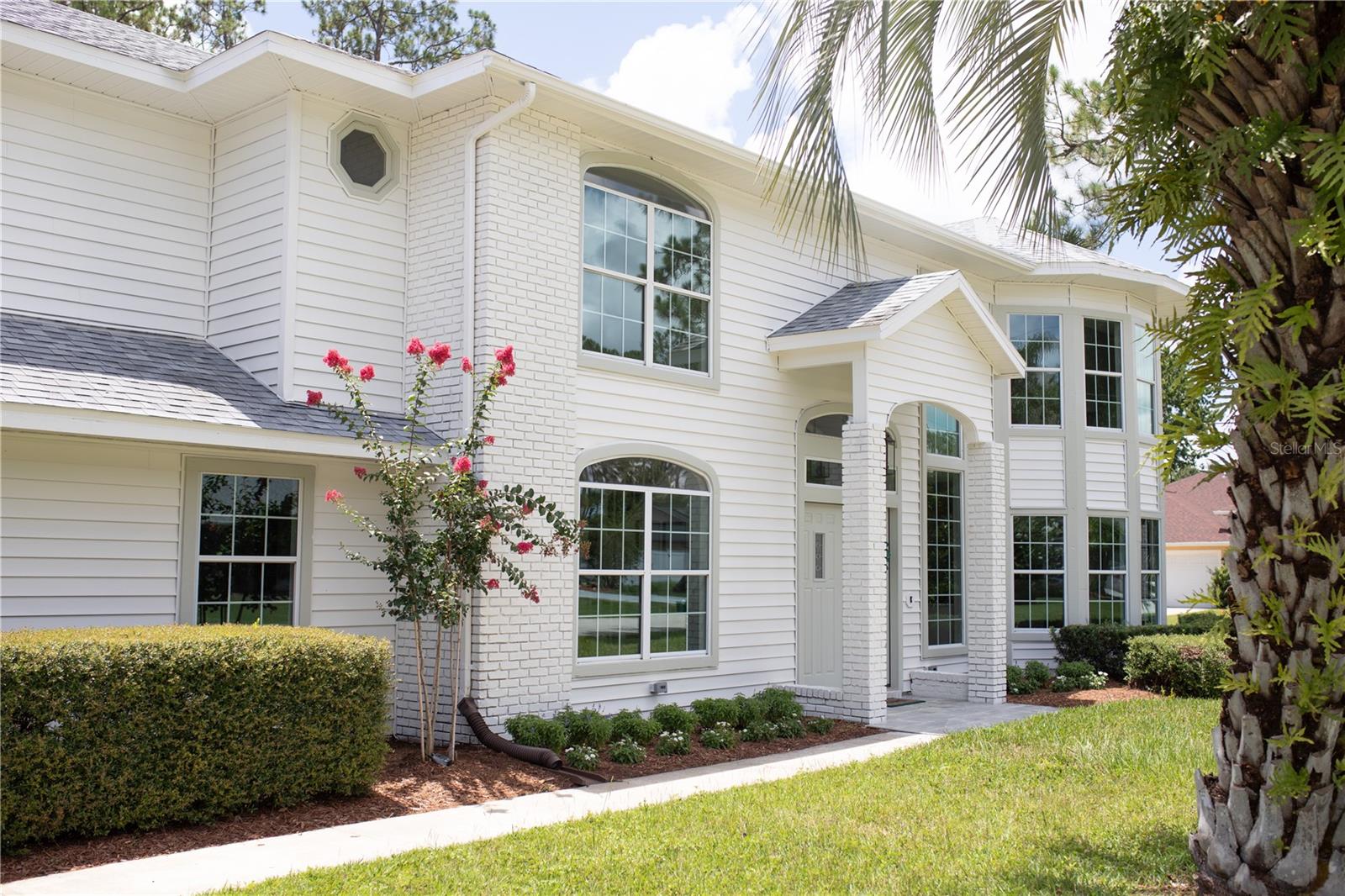 13 ELLSWORTH DR