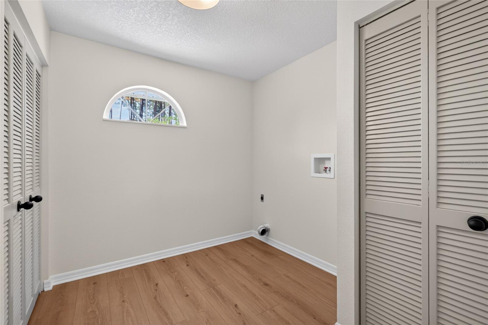 13 ELLSWORTH DR