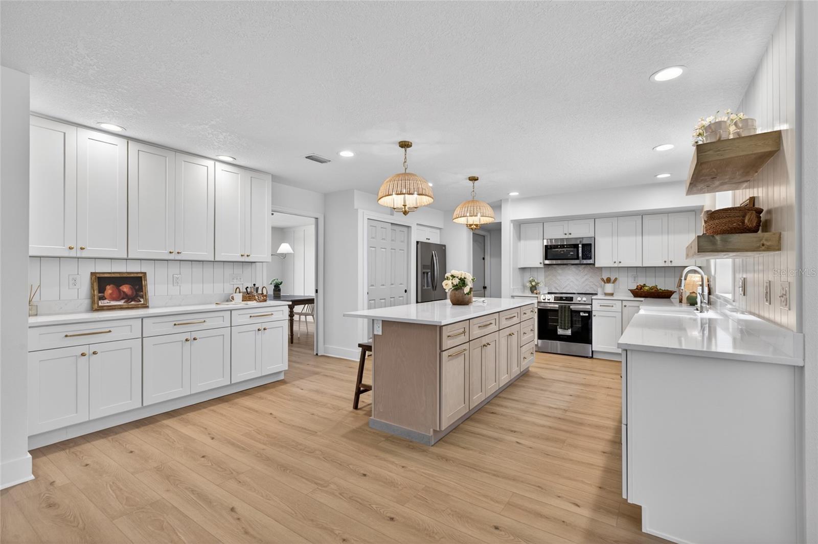 13 ELLSWORTH DR