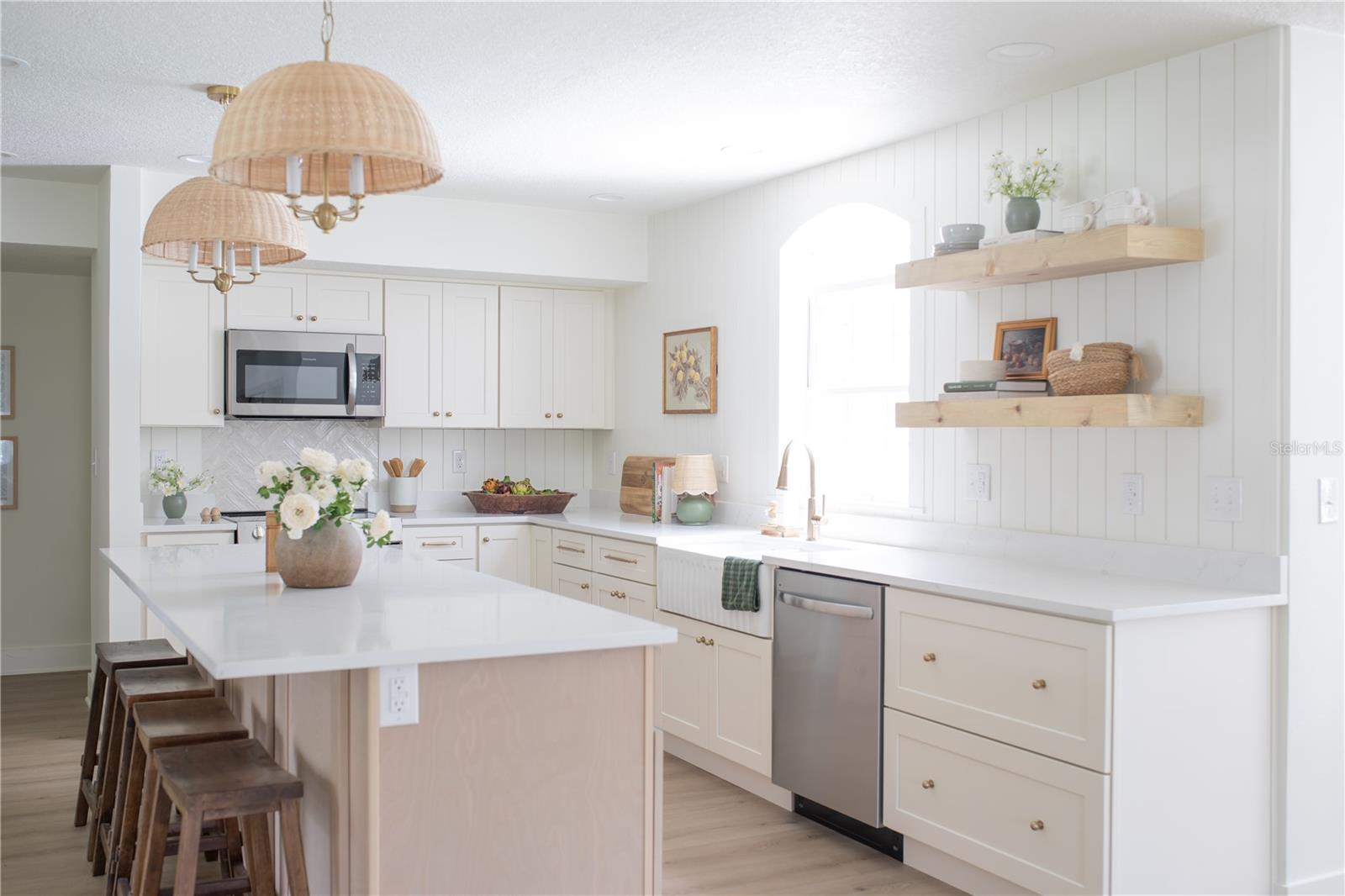 13 ELLSWORTH DR