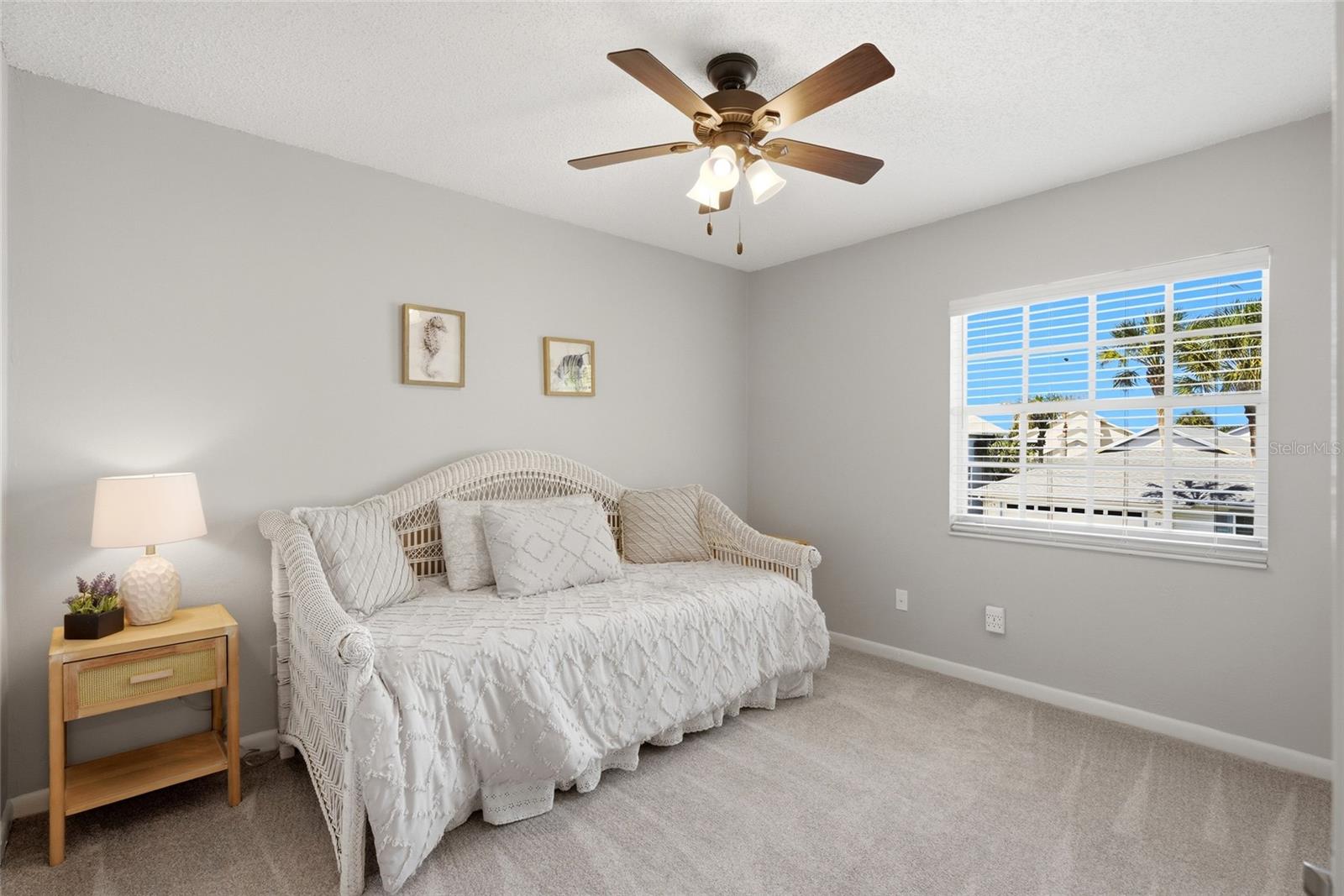 32 ANDOVER DR