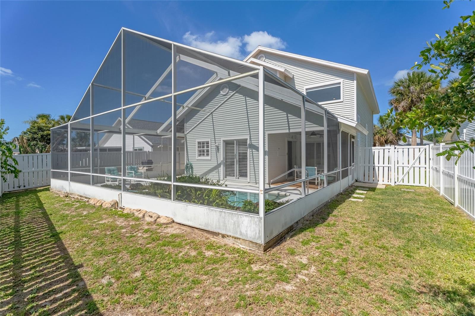 32 ANDOVER DR